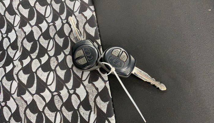 2023 Toyota Glanza E, Petrol, Manual, 86,478 km, Key Close Up