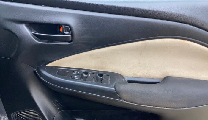 2023 Toyota Glanza E, Petrol, Manual, 86,478 km, Driver Side Door Panels Control