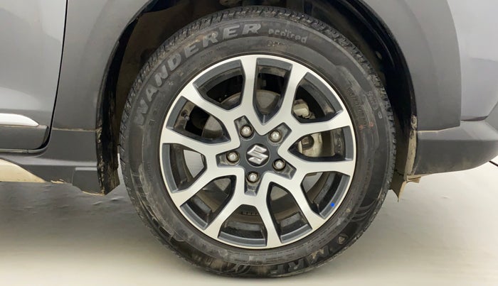 2022 Maruti XL6 ALPHA AT, Petrol, Automatic, 29,106 km, Right Front Wheel
