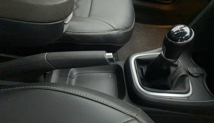 2019 Volkswagen Polo HIGHLINE PLUS 1.0, Petrol, Manual, 34,187 km, Gear Lever