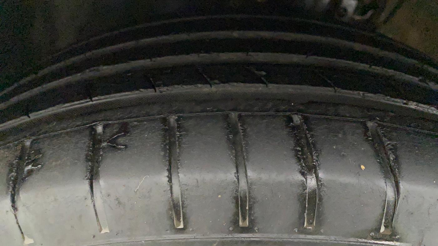 2019 Volkswagen Polo HIGHLINE PLUS 1.0, Petrol, Manual, 34,187 km, Right Front Tyre Tread