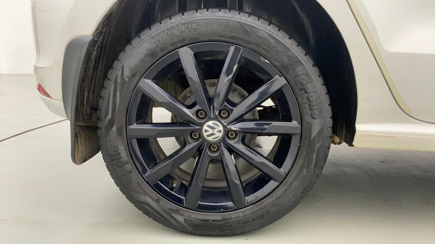 2019 Volkswagen Polo HIGHLINE PLUS 1.0, Petrol, Manual, 34,187 km, Right Rear Wheel