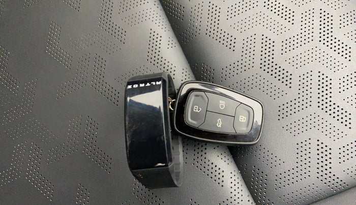 2022 Tata ALTROZ XZ PLUS I-TURBO PETROL, Petrol, Manual, 15,774 km, Key Close Up