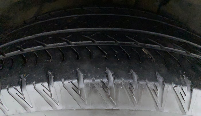 2019 Mahindra XUV500 W11 (O), Diesel, Manual, 47,952 km, Right Rear Tyre Tread