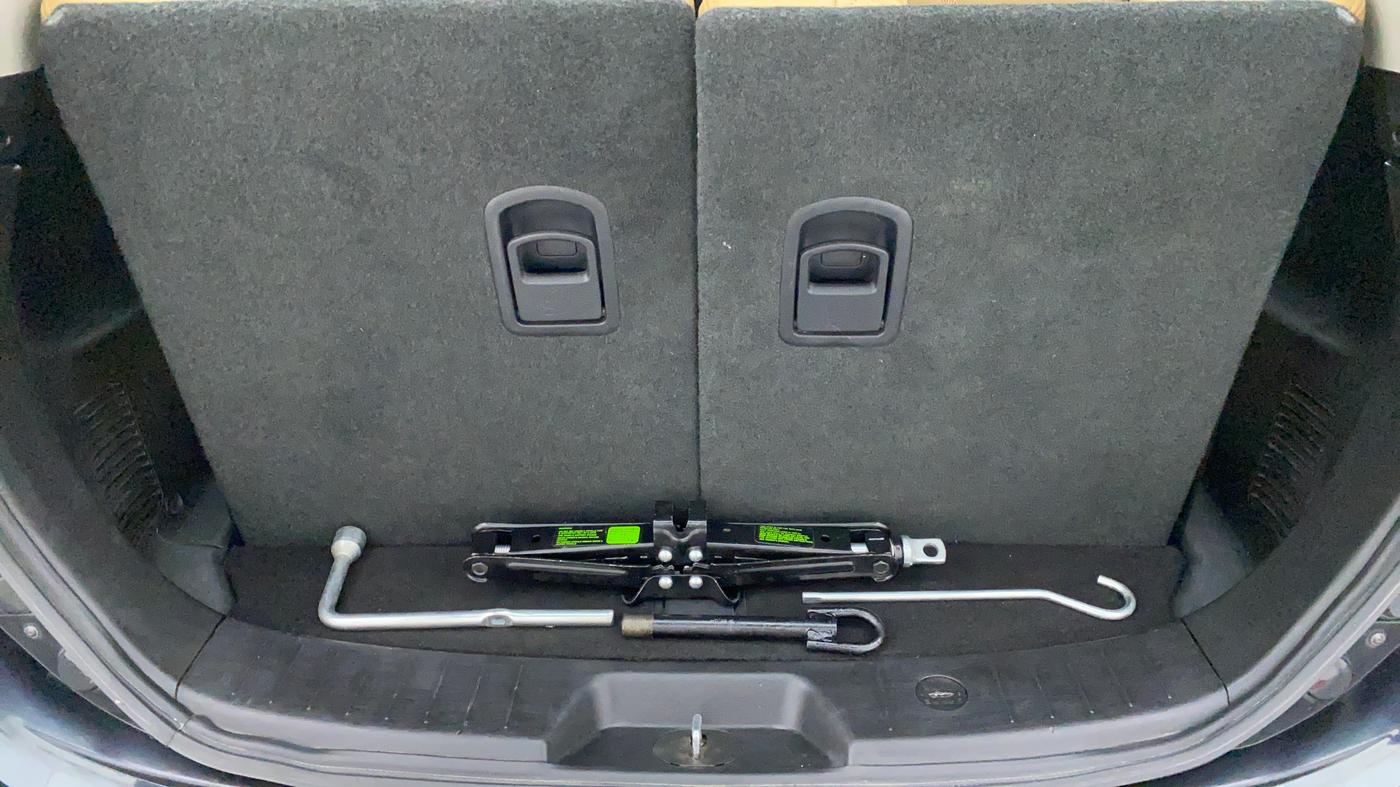 2019 Mahindra XUV500 W11 (O), Diesel, Manual, 47,952 km, Boot Inside