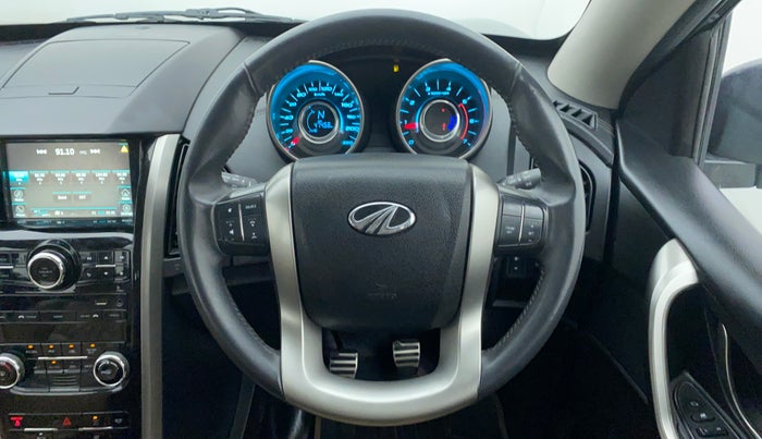2019 Mahindra XUV500 W11 (O), Diesel, Manual, 47,952 km, Steering Wheel Close Up