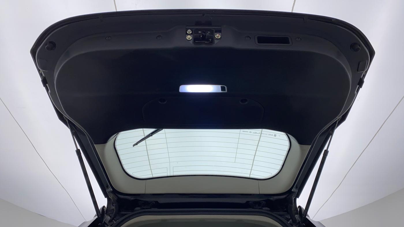2019 Mahindra XUV500 W11 (O), Diesel, Manual, 47,952 km, Boot Door Open