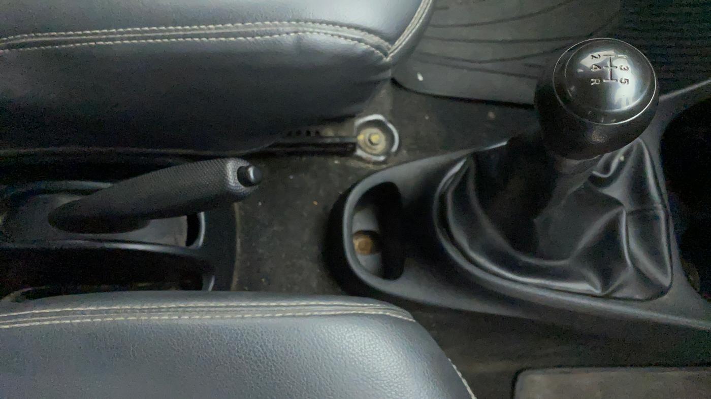 2013 Toyota Etios Liva G, Petrol, Manual, Gear Lever