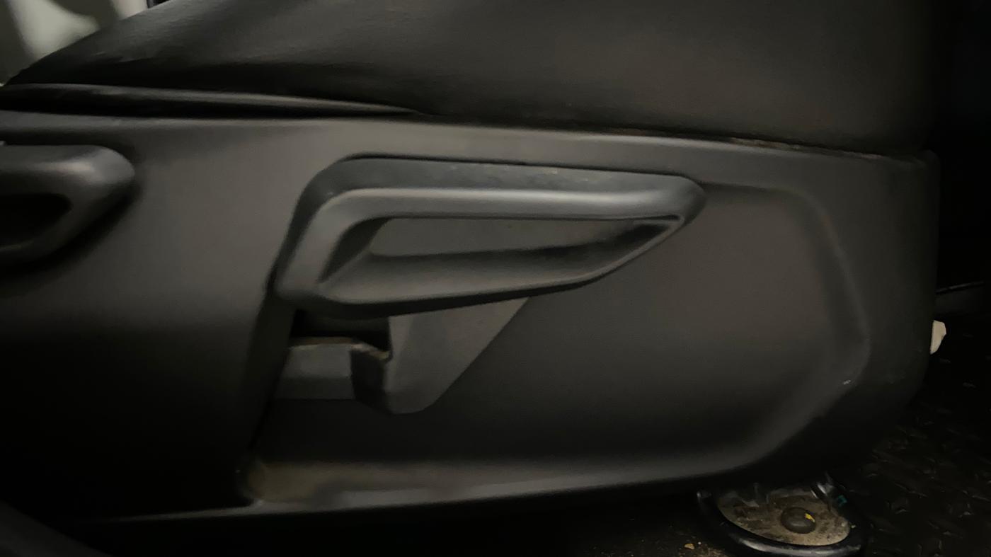 2024 Tata TIAGO NRG XZ MT, Petrol, Manual, 28,181 km, Driver Side Adjustment Panel