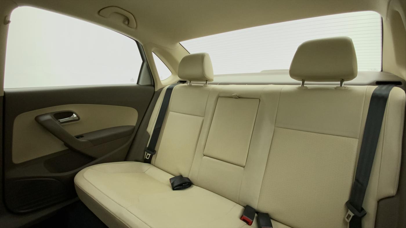 2015 Skoda Rapid ELEGANCE 1.6 MPFI AT, Petrol, Automatic, 20,456 km, Right Side Rear Door Cabin