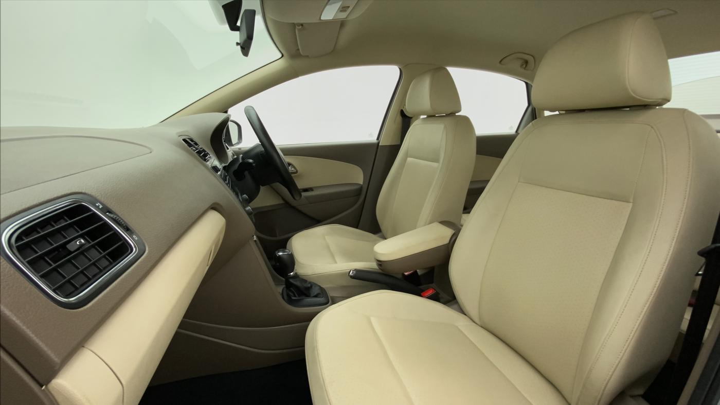 2015 Skoda Rapid ELEGANCE 1.6 MPFI AT, Petrol, Automatic, 20,456 km, Right Side Front Door Cabin