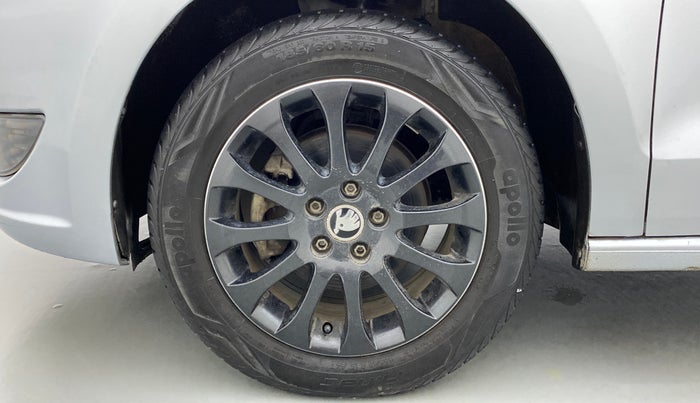 2015 Skoda Rapid ELEGANCE 1.6 MPFI AT, Petrol, Automatic, 20,456 km, Left Front Wheel