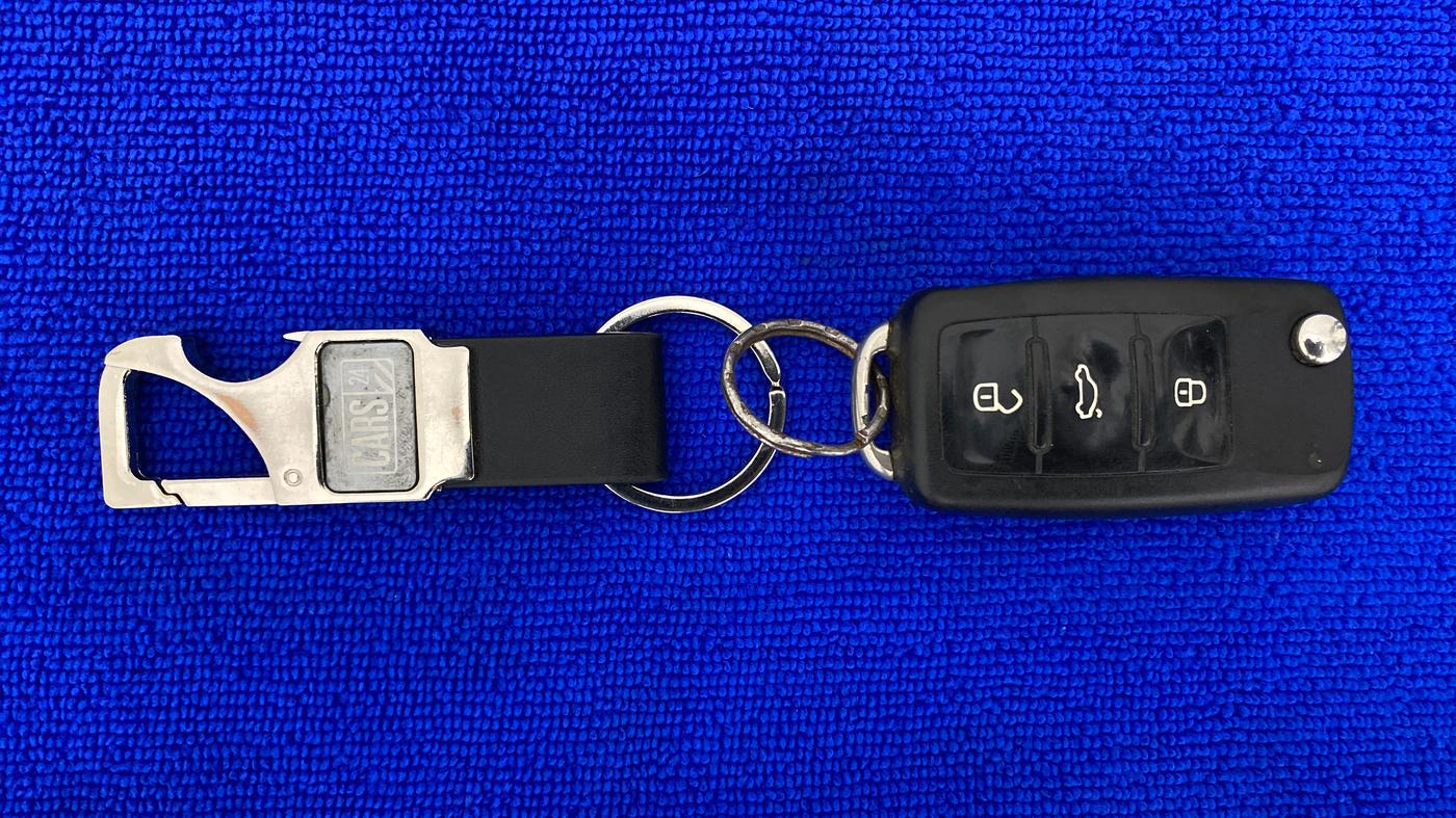 2015 Skoda Rapid ELEGANCE 1.6 MPFI AT, Petrol, Automatic, 20,456 km, Key Close Up