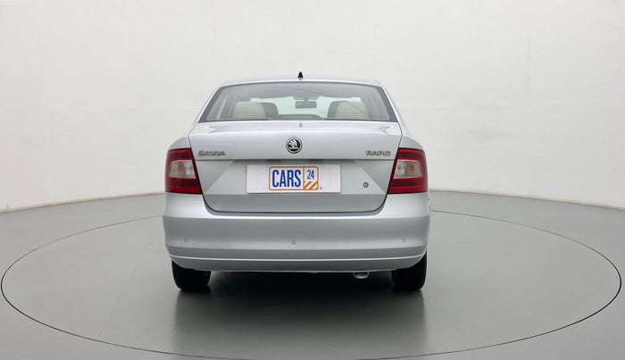 2015 Skoda Rapid ELEGANCE 1.6 MPFI AT, Petrol, Automatic, 20,456 km, Back/Rear