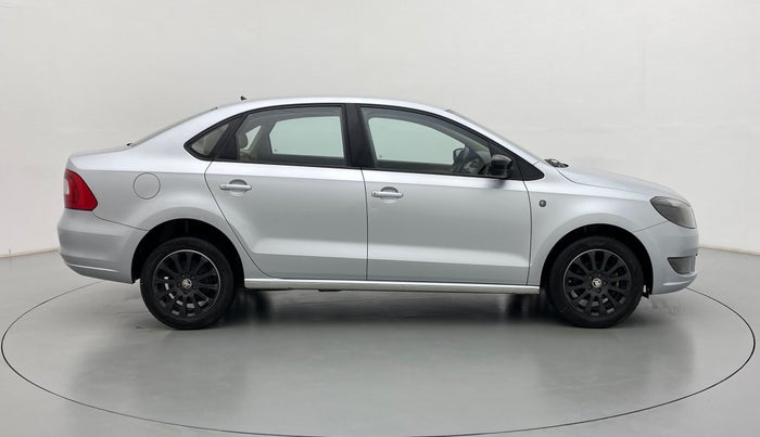 2015 Skoda Rapid ELEGANCE 1.6 MPFI AT, Petrol, Automatic, 20,456 km, Right Side View