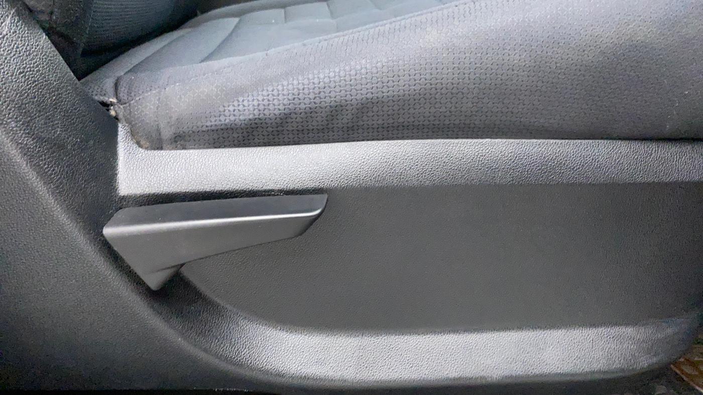 2018 Mahindra KUV 100 NXT K2 6 STR, Petrol, Manual, 20,219 km, Driver Side Adjustment Panel