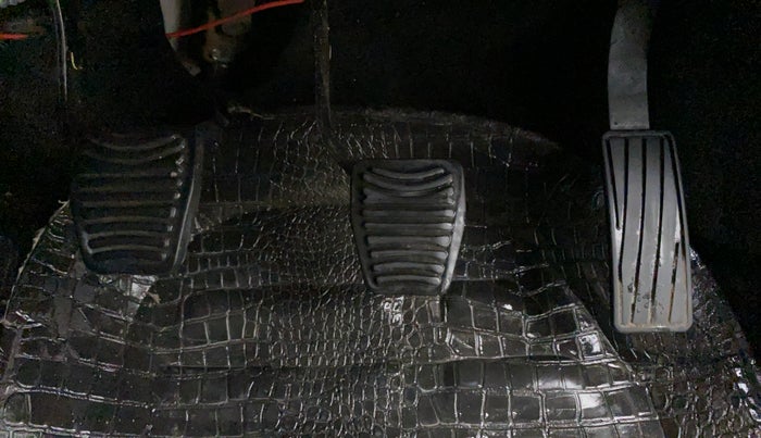 2018 Mahindra KUV 100 NXT K2 6 STR, Petrol, Manual, 20,219 km, Pedals