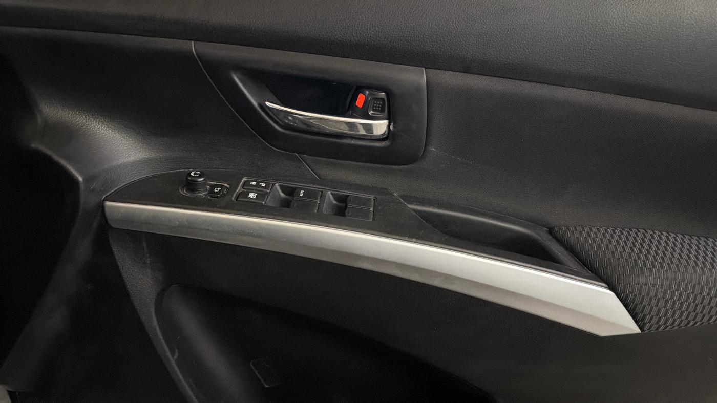 2021 Maruti S Cross ZETA AT 1.5, Petrol, Automatic, 67,879 km, Driver Side Door Panels Control