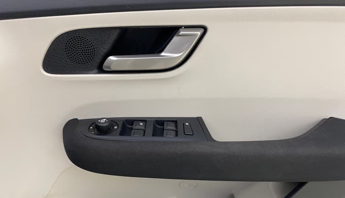 2024 Tata ALTROZ  XZ Plus (O) (S), Petrol, Manual, 12,400 km, Driver Side Door Panels Control