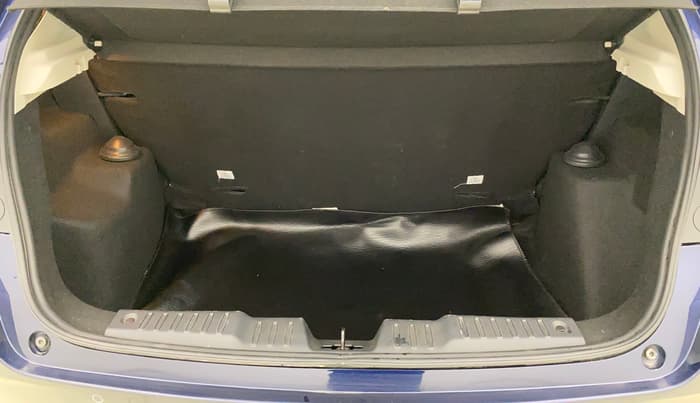 2024 Tata ALTROZ  XZ Plus (O) (S), Petrol, Manual, 12,400 km, Boot Inside
