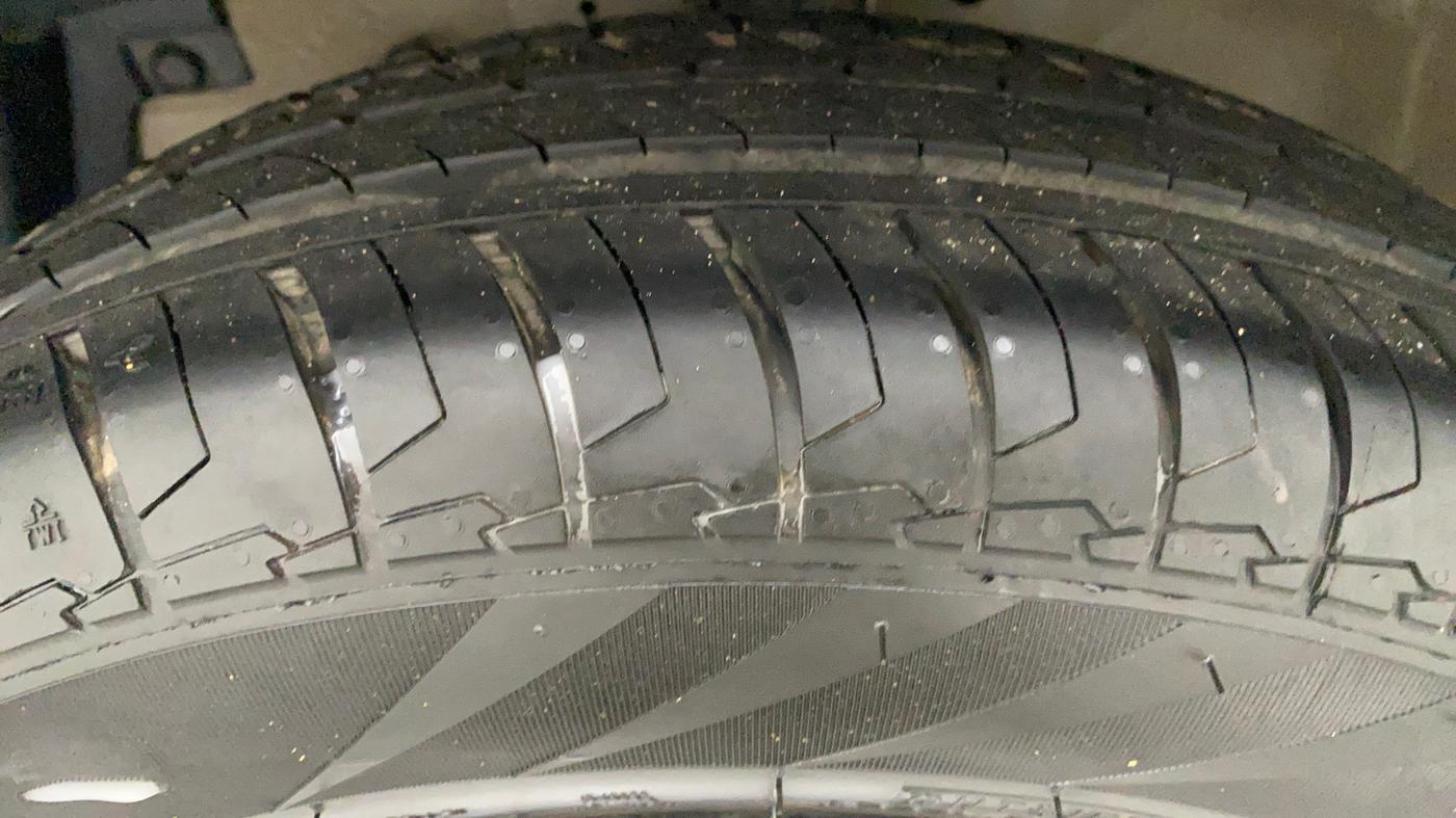 2015 Maruti Swift Dzire VXI 1.2 BS IV, Petrol, Manual, 65,973 km, Left Front Tyre Tread