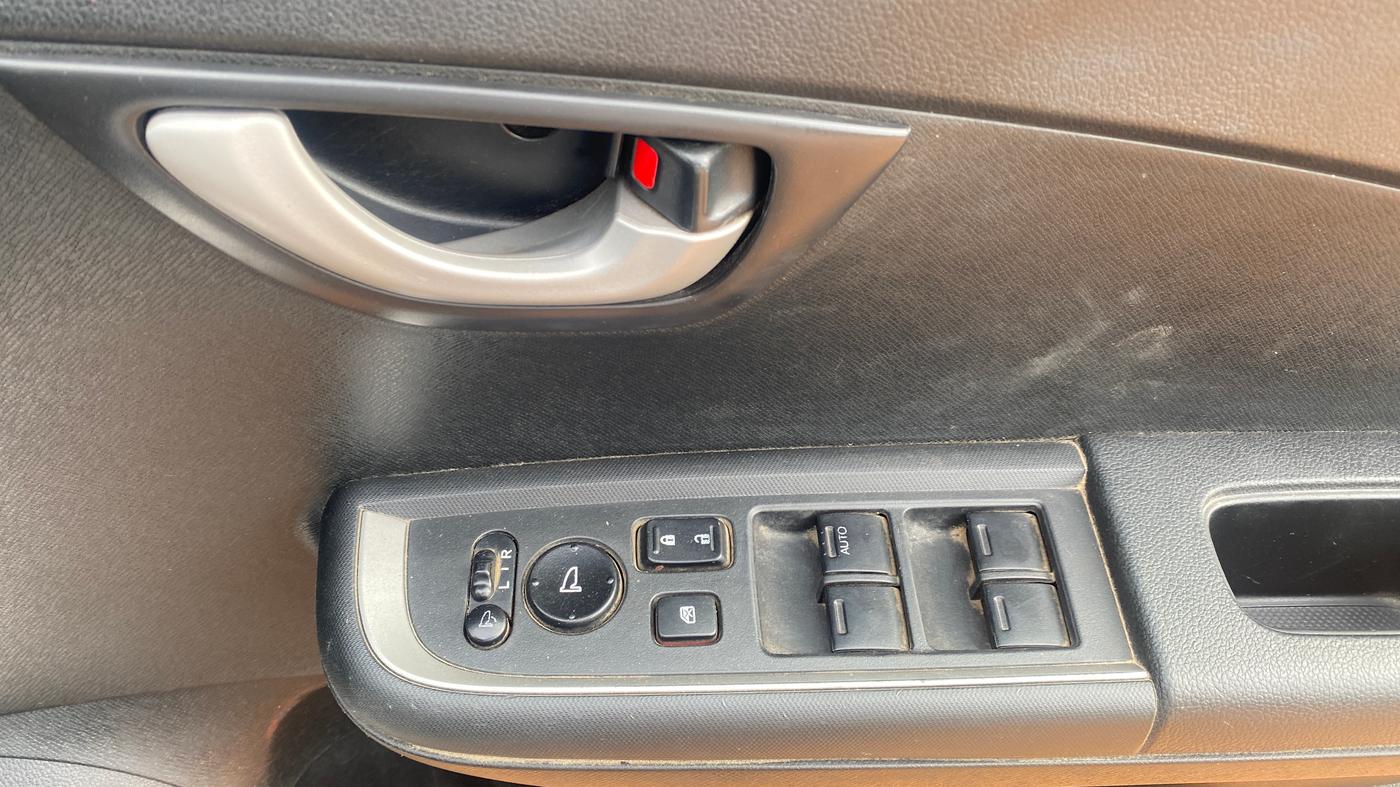 2017 Honda BR-V 1.5L I-VTEC V CVT, Petrol, Automatic, 96,981 km, Driver Side Door Panels Control