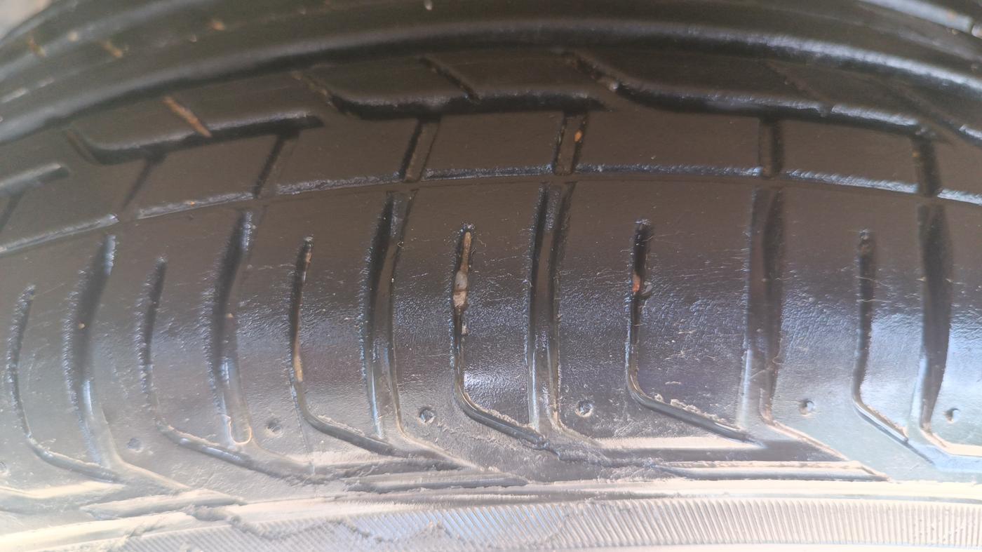 2022 Tata NEXON XMA SUNROOF PETROL, Petrol, Automatic, 43,202 km, Left Front Tyre Tread
