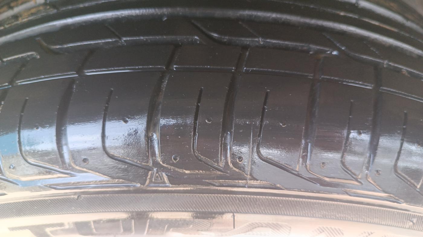 2022 Tata NEXON XMA SUNROOF PETROL, Petrol, Automatic, 43,202 km, Right Rear Tyre Tread