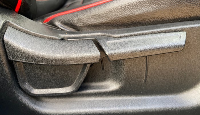 2022 Hyundai NEW I20 ASTA 1.2 MT, Petrol, Manual, 19,916 km, Driver Side Adjustment Panel