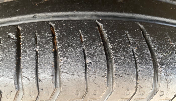 2022 Hyundai NEW I20 ASTA 1.2 MT, Petrol, Manual, 19,916 km, Left Front Tyre Tread