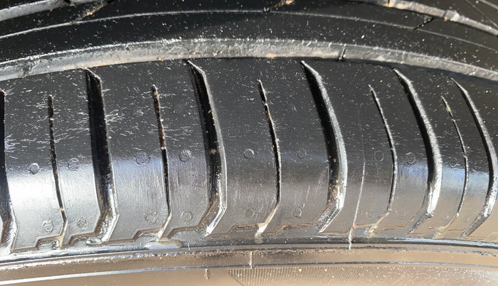 2022 Hyundai NEW I20 ASTA 1.2 MT, Petrol, Manual, 19,916 km, Right Rear Tyre Tread