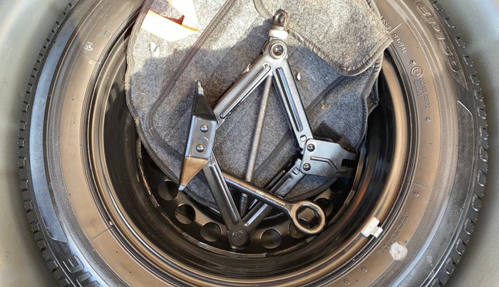 2022 Hyundai NEW I20 ASTA 1.2 MT, Petrol, Manual, 19,916 km, Spare Tyre