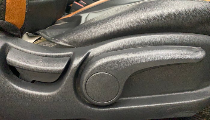 2018 Hyundai Elite i20 SPORTZ 1.2, Petrol, Manual, 56,939 km, Driver Side Adjustment Panel