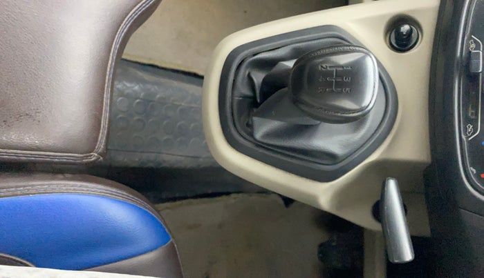 2018 Datsun Redi Go T(O) 1.0, Petrol, Manual, 41,537 km, Gear Lever