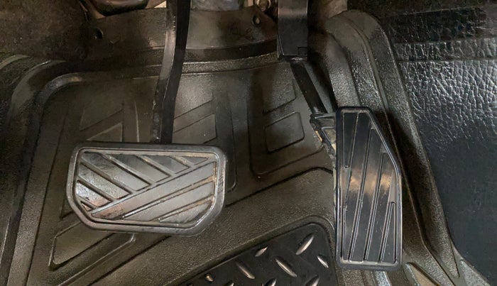 2018 Maruti Swift VXI AMT, Petrol, Automatic, 27,692 km, Pedals