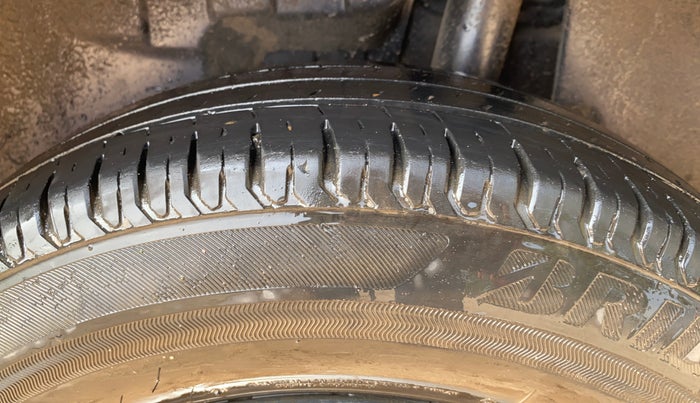 2018 Maruti Swift VXI AMT, Petrol, Automatic, 27,692 km, Left Rear Tyre Tread