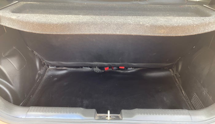 2018 Maruti Swift VXI AMT, Petrol, Automatic, 27,692 km, Boot Inside