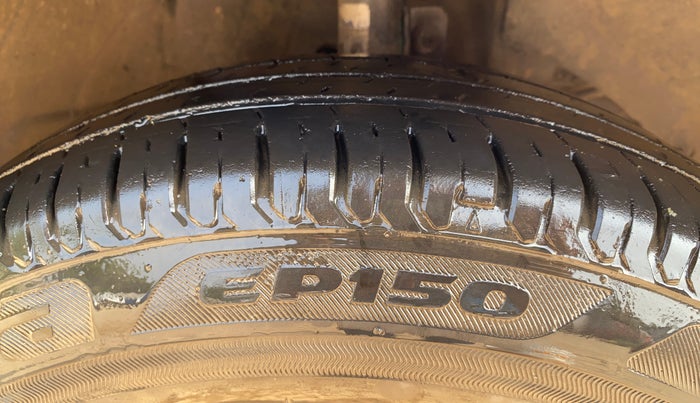 2018 Maruti Swift VXI AMT, Petrol, Automatic, 27,692 km, Right Front Tyre Tread