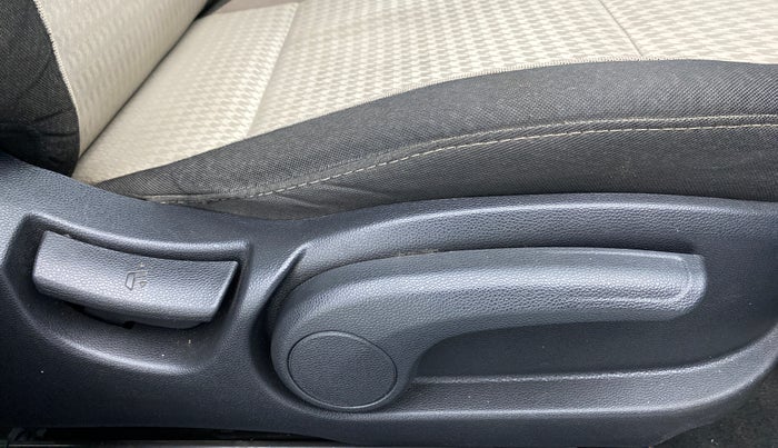 2018 Hyundai Elite i20 ASTA 1.2 (O), Petrol, Manual, 15,556 km, Driver Side Adjustment Panel