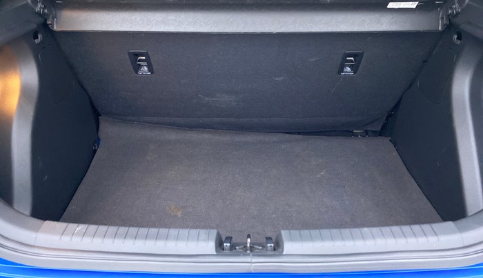 2018 Hyundai Elite i20 ASTA 1.2 (O), Petrol, Manual, 15,556 km, Boot Inside View