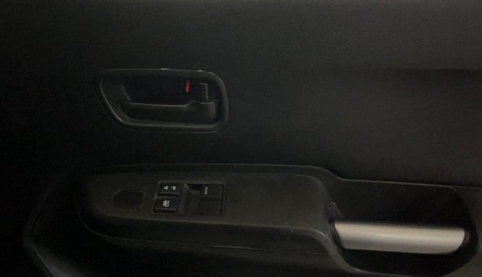 2020 Maruti IGNIS SIGMA 1.2, Petrol, Manual, 60,122 km, Driver Side Door Panels Control