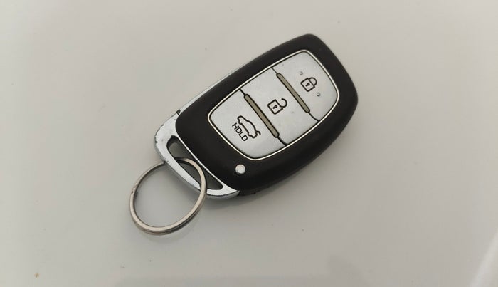 2016 Hyundai Grand i10 ASTA (O) AT 1.2 KAPPA VTVT, Petrol, Automatic, 31,525 km, Key Close Up