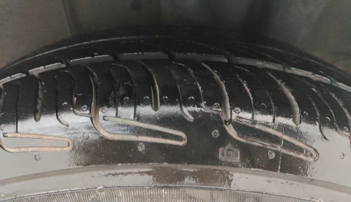 2016 Hyundai Grand i10 ASTA (O) AT 1.2 KAPPA VTVT, Petrol, Automatic, 31,525 km, Left Rear Tyre Tread