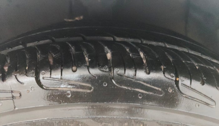 2016 Hyundai Grand i10 ASTA (O) AT 1.2 KAPPA VTVT, Petrol, Automatic, 31,525 km, Right Front Tyre Tread