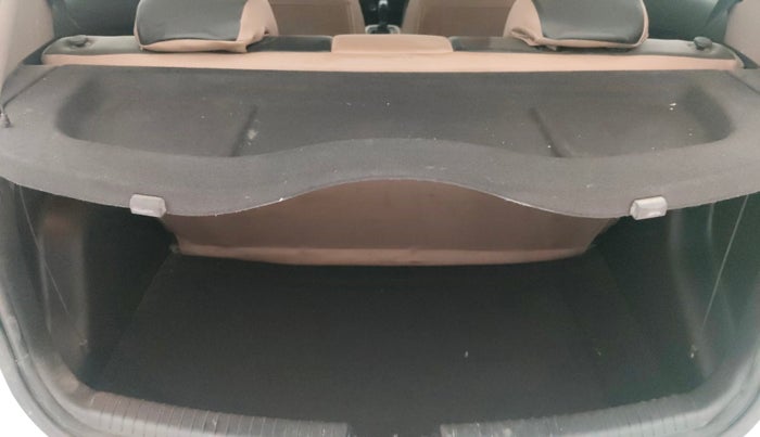 2016 Hyundai Grand i10 ASTA (O) AT 1.2 KAPPA VTVT, Petrol, Automatic, 31,525 km, Boot Inside