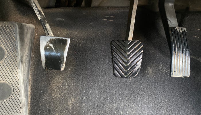 2015 Hyundai Verna FLUIDIC 1.6 CRDI EX, Diesel, Manual, 1,08,808 km, Pedals