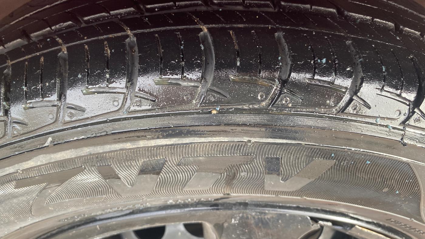2015 Hyundai Verna FLUIDIC 1.6 CRDI EX, Diesel, Manual, 1,09,225 km, Right Front Tyre Tread