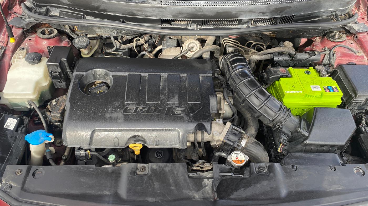 2015 Hyundai Verna FLUIDIC 1.6 CRDI EX, Diesel, Manual, 1,09,225 km, Engine View
