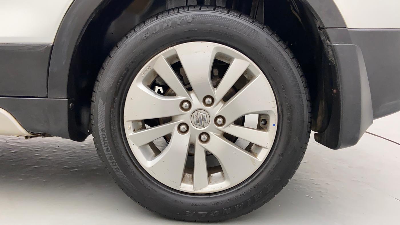 2015 Maruti S Cross ZETA 1.3, Diesel, Manual, 1,21,314 km, Left Rear Wheel