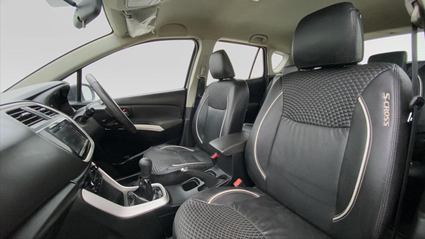 2015 Maruti S Cross ZETA 1.3, Diesel, Manual, 1,21,314 km, Right Side Front Door Cabin